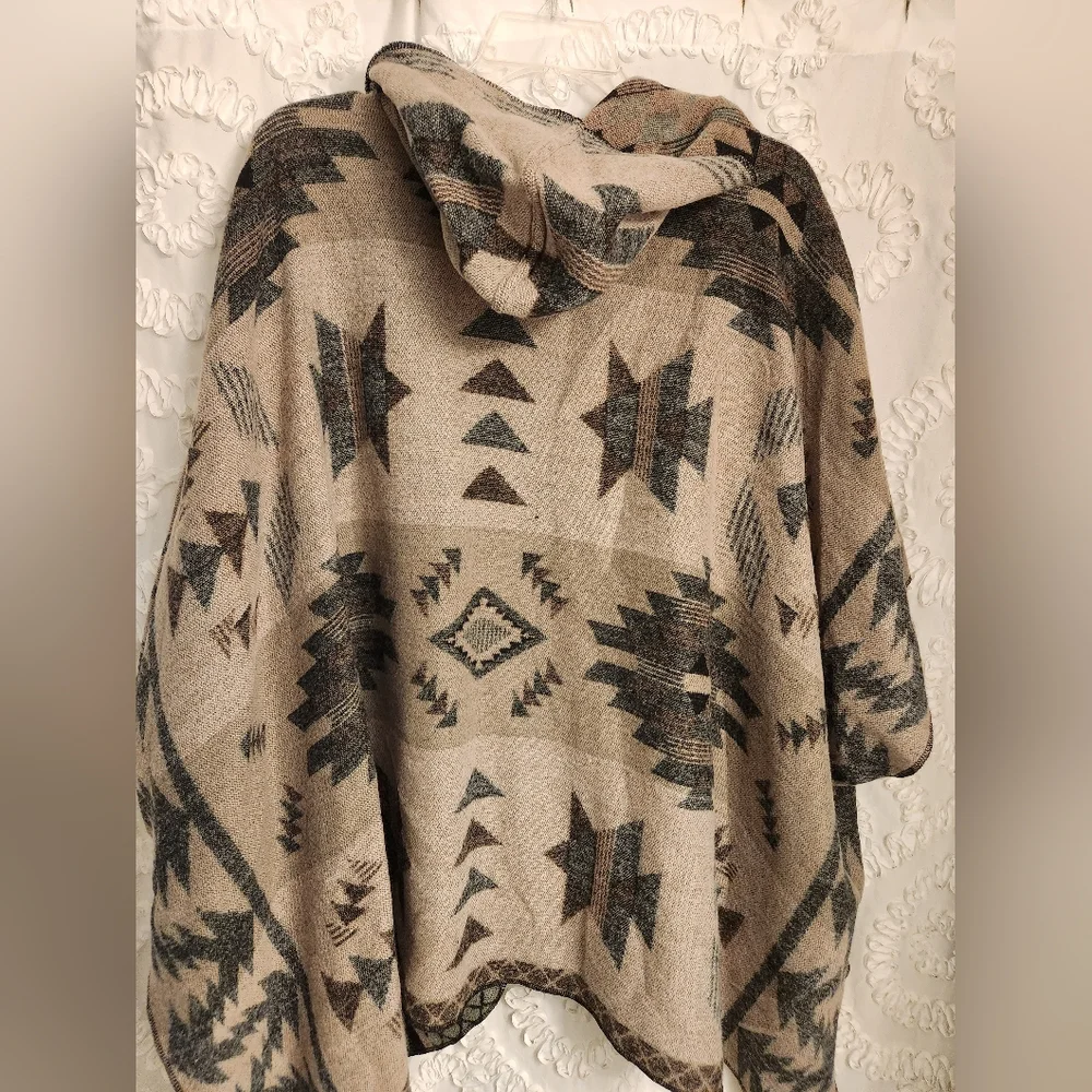 Michael Stars Cape One Size Hooded Open Poncho reversible Black brown aztec - Picture 8 of 9